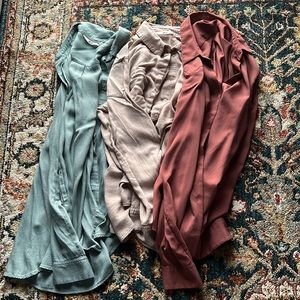 Like new 3 Uniqlo button up shirts. All small.